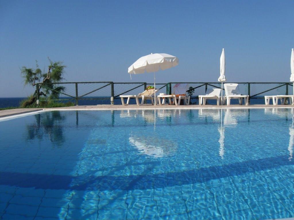 Loukas Apartments On The Waves Tragaki Eksteriør billede